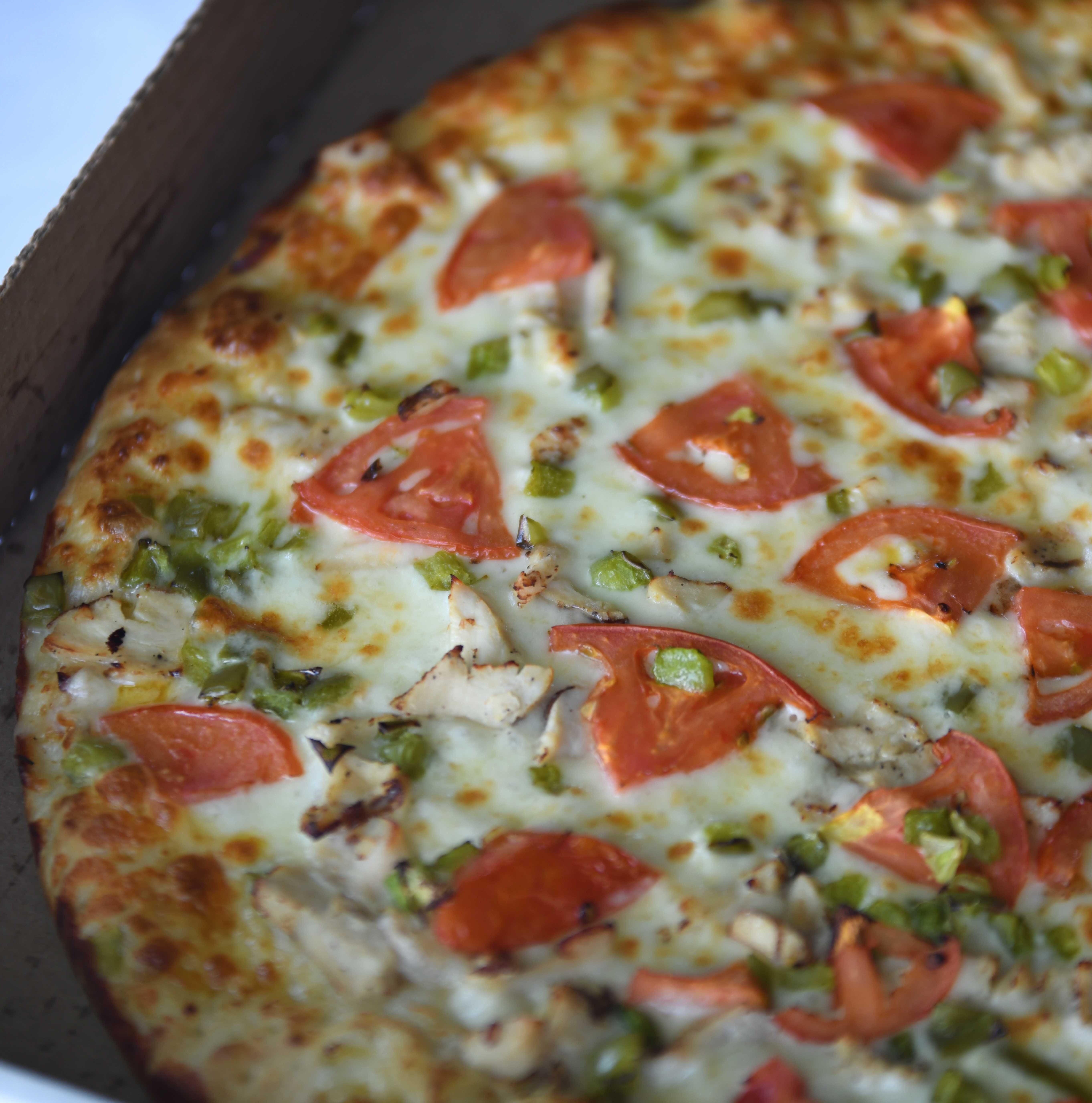 Chicken Alfredo Pizza | 12".